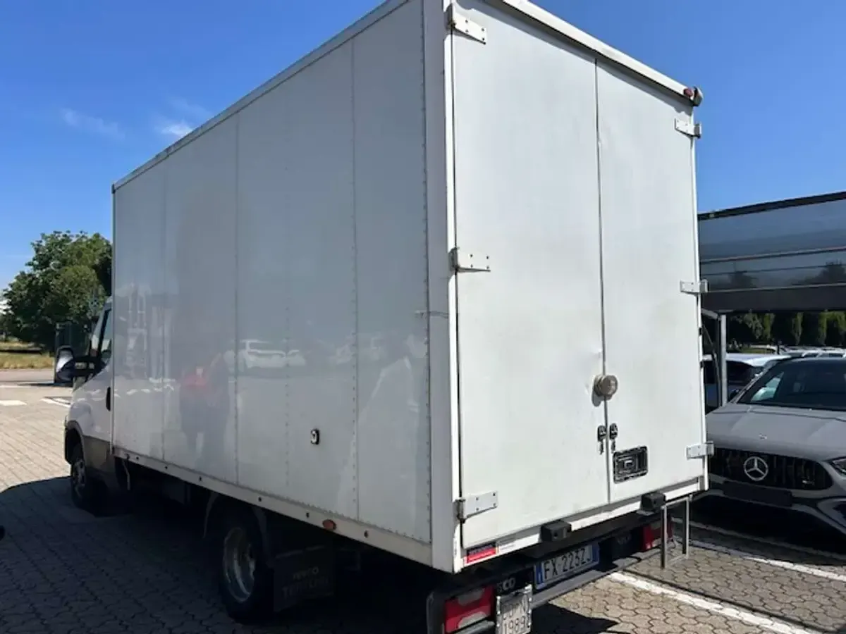Usata Iveco Daily 140 CV (102 kW) 2019 Bianco Furgone