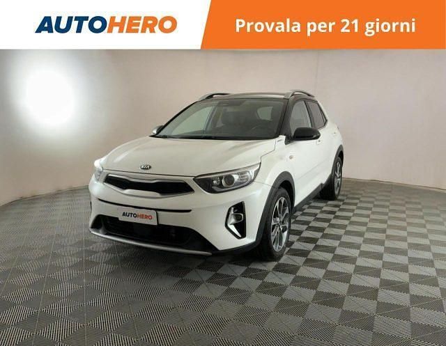 Bianco Usata 2020 Kia Stonic Style SUV | 14.799 € (Buon prezzo) - Immagine 1/2