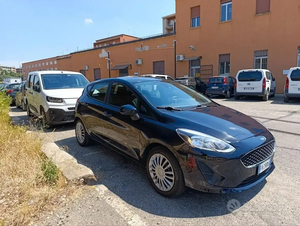 Usata Ford Fiesta 86 CV (63 kW) 2018 Bluazzurro Utilitaria