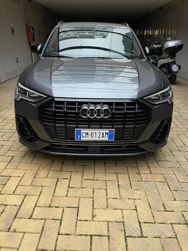 Grigio Usata 2022 Audi Q3 S-Line SUV | 40.000 € (Molto cara) - Immagine 1/4