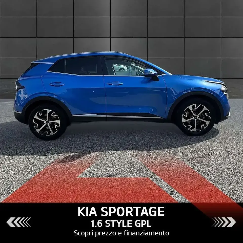 Usata Kia Sportage Style 136 CV (100 kW) 2024 Blu/azzurro SUV