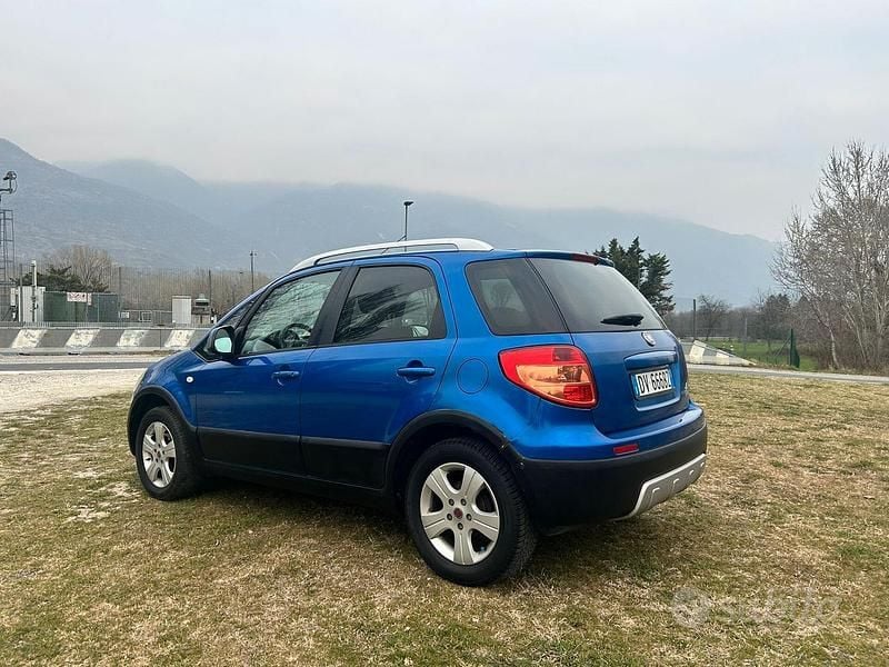 Usata Fiat Sedici 120 CV (88 kW) 2008 Blu SUV