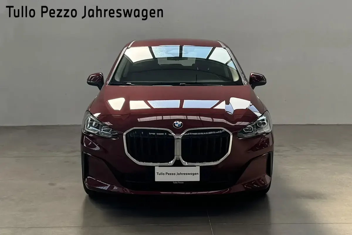 Usata BMW 220 Active Tourer Comfort Edition 156 CV (114 kW) 2025 Piemont rot metal Monovolume
