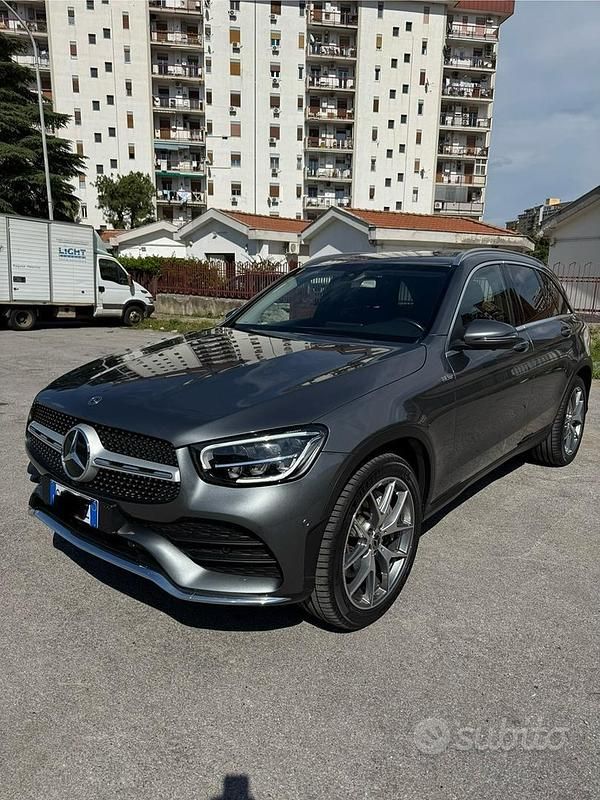 Grigio Usata 2020 Mercedes GLC300 Premium Plus SUV | 35.000 € (Buon prezzo) - Immagine 1/4