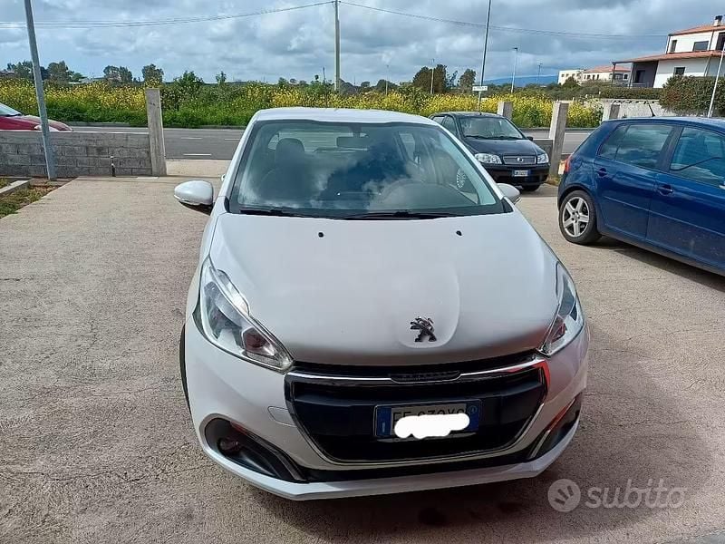 Usata Peugeot 208 75 CV (55 kW) 2016 Utilitaria