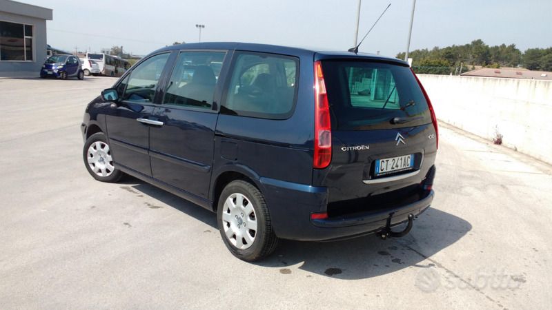 Blu/azzurro Usata 2005 Citroën C8 Monovolume | 4800 € (Buon prezzo) - Immagine 1/4