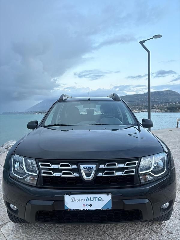 Usata Dacia Duster Lauréate 110 CV (80 kW) 2015 Nero SUV