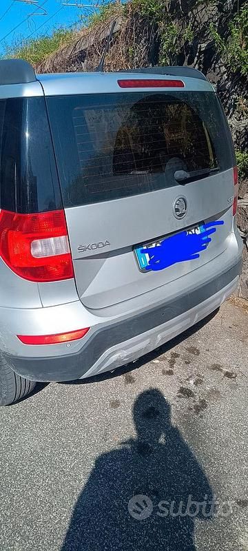 Usata Skoda Yeti 110 CV (80 kW) 2016 Grigio SUV