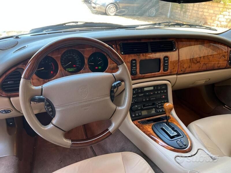 Usata Jaguar XKR 363 CV (266 kW) 2000 Blu Coupé