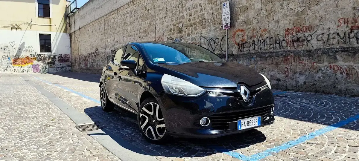 Usata Renault Clio IV 73 CV (53 kW) 2015 Berlina