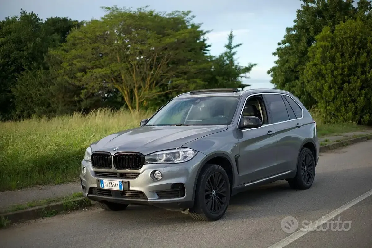 Begagnad BMW X5 Efficient Dynamics 231 HK (169 kW) 2015 Grå SUV