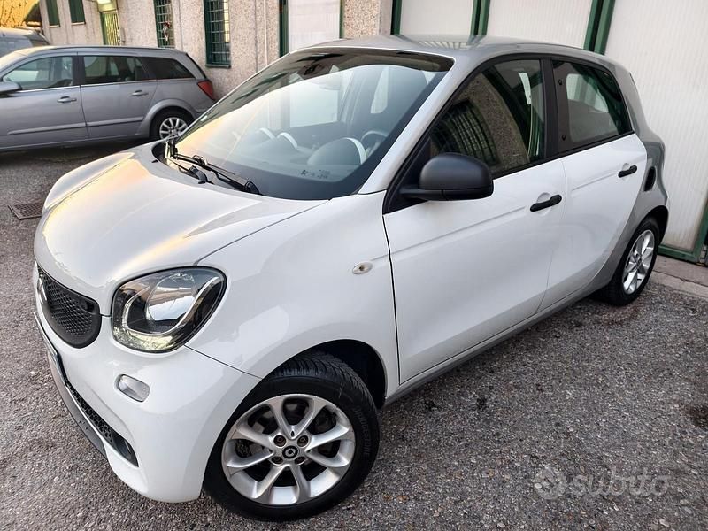 Nero Usata 2017 Smart ForFour Utilitaria | 7000 € (Super prezzo) - Immagine 1/4