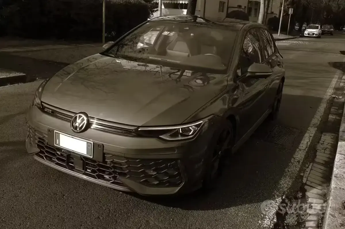 Usata VW Golf VIII GTI 265 CV (194 kW) 2024 Berlina