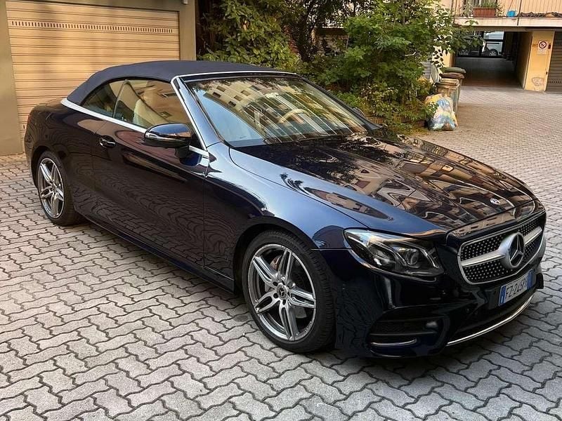 Usata Mercedes E220 Premium Plus 194 CV (142 kW) 2019 Blu/azzurro Cabrio