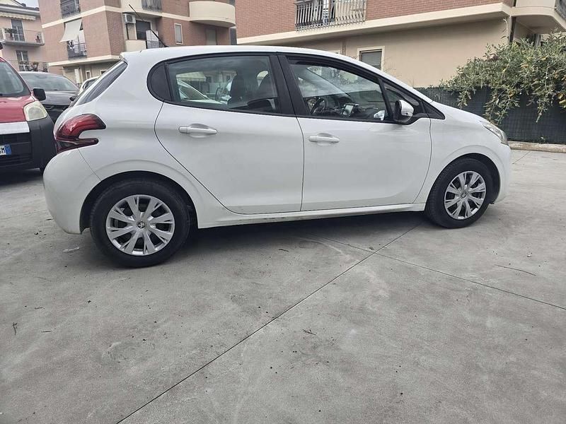 Usata Peugeot 208 Allure 75 CV (55 kW) 2018 Other Utilitaria