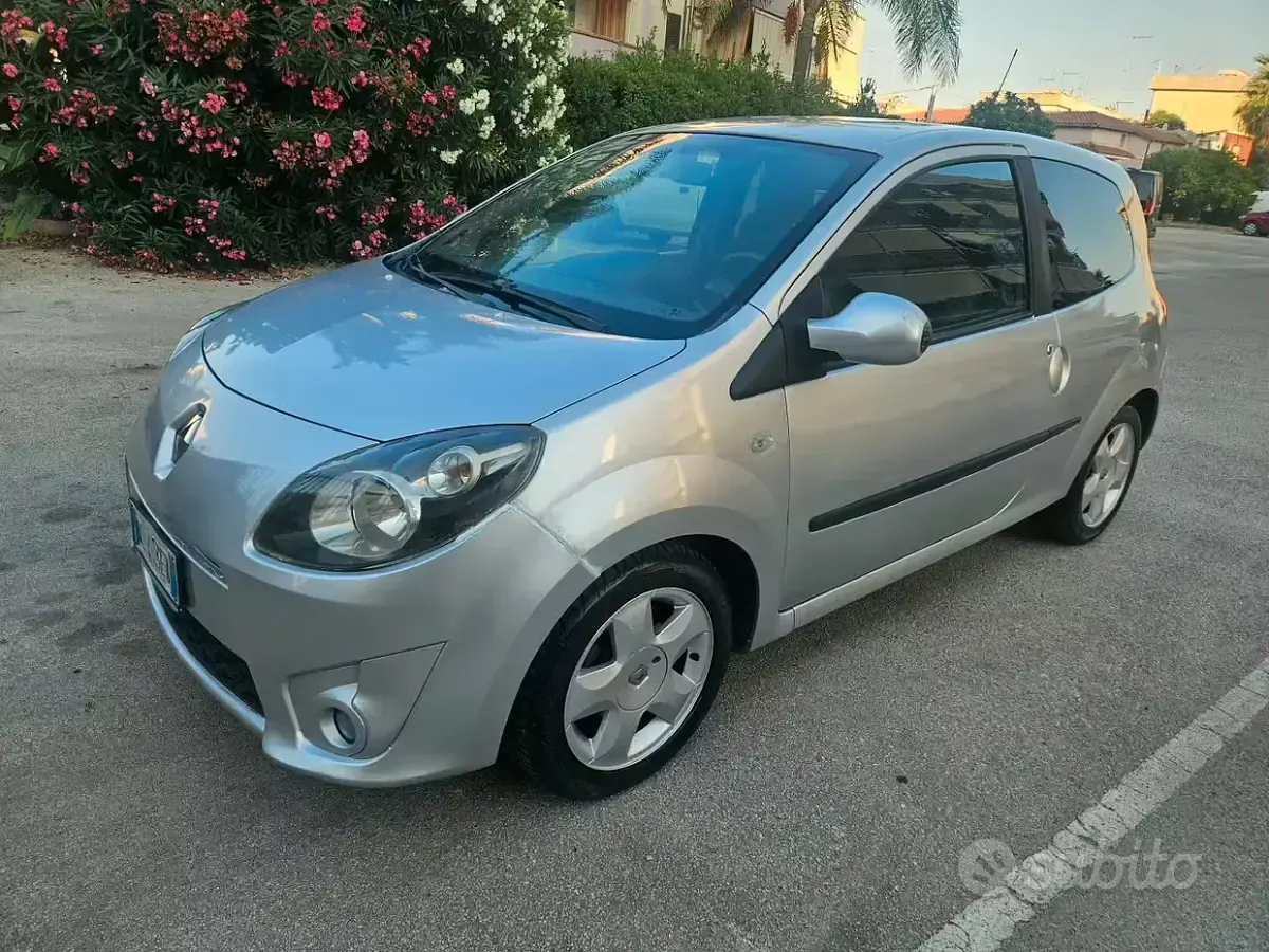Usata Renault Twingo Initiale 75 CV (55 kW) 2007 Grigio Utilitaria