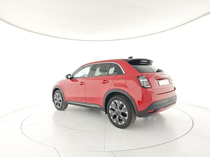 Usata Fiat 600 La Prima 110 CV (80 kW) 2025 Rosso SUV