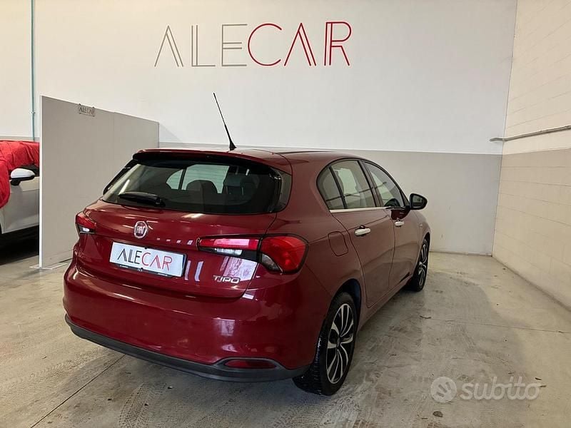 Usata Fiat Tipo Lounge 120 CV (88 kW) 2017 Rosso Berlina