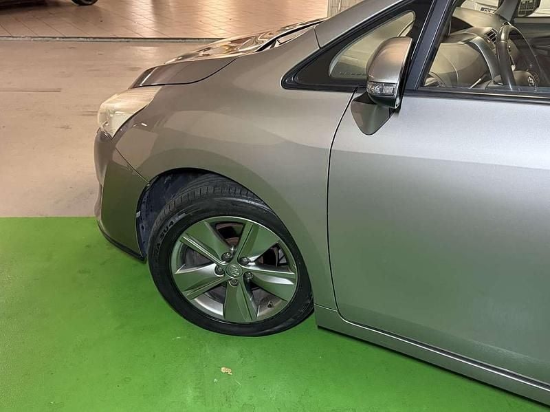 Usata Toyota Verso Style 111 CV (81 kW) 2014 Grigio Monovolume