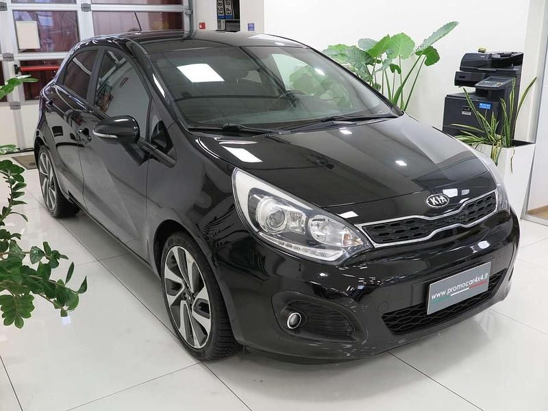 Usata Kia Rio 75 CV (55 kW) 2015 Nero Berlina