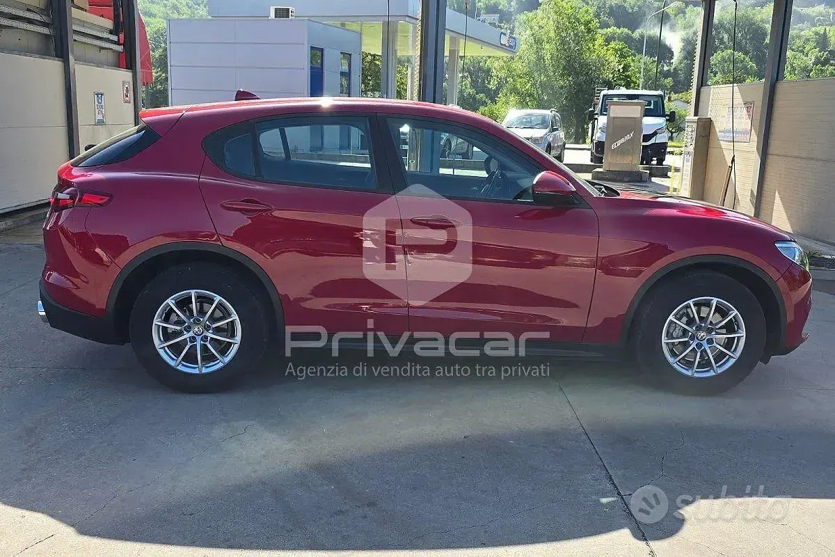 Usata Alfa Romeo Stelvio Business 160 CV (117 kW) 2020 Rosso SUV
