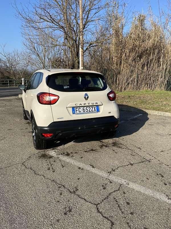Usata Renault Captur Life 90 CV (66 kW) 2016 Beige SUV