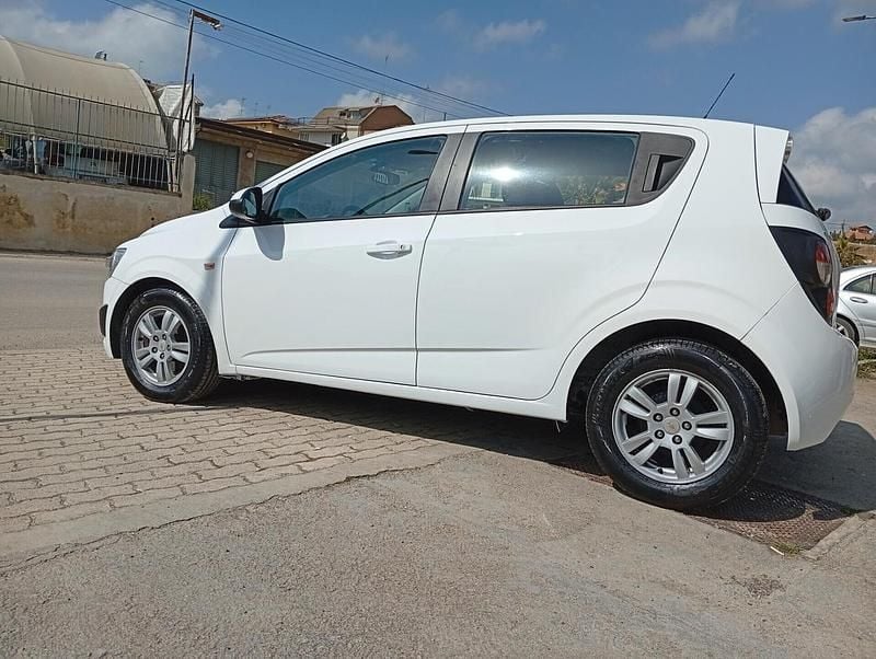 Usata Chevrolet Aveo LTZ 95 CV (69 kW) 2012 Bianco Berlina