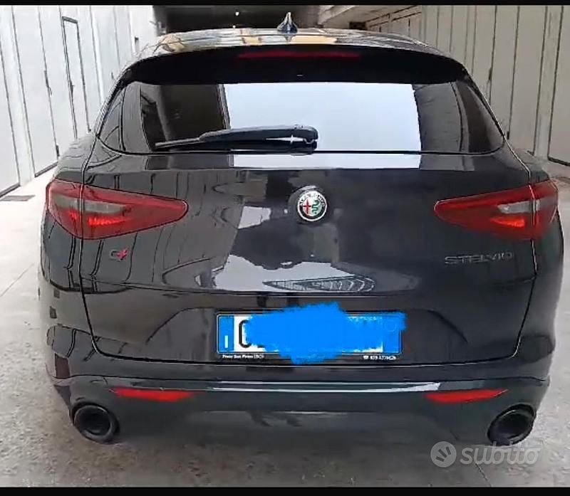 Usata Alfa Romeo Stelvio Veloce 210 CV (154 kW) 2021 Nero SUV