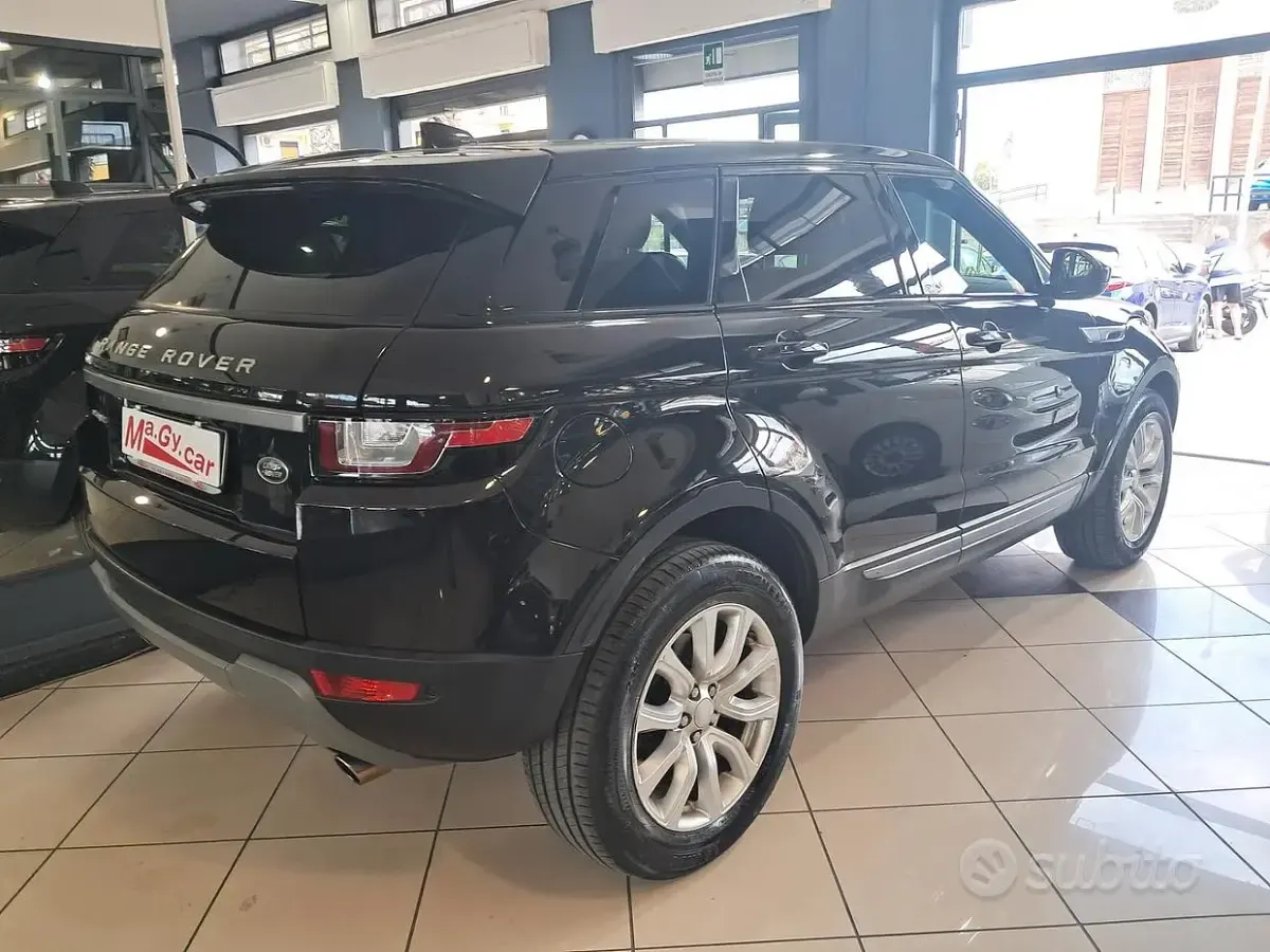 Usata Land Rover Range Rover evoque SE 150 CV (110 kW) 2018 Nero SUV