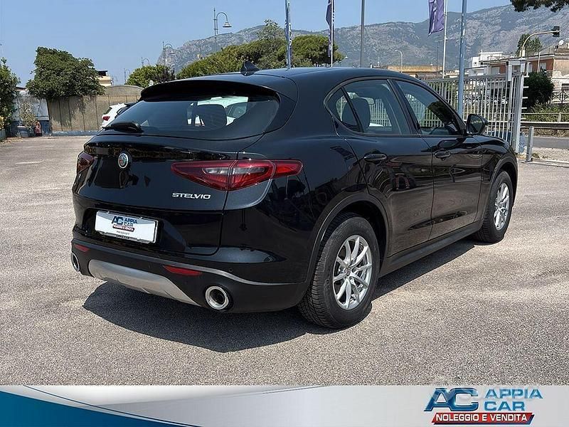 Usata Alfa Romeo Stelvio Business 160 CV (117 kW) 2020 Nero SUV