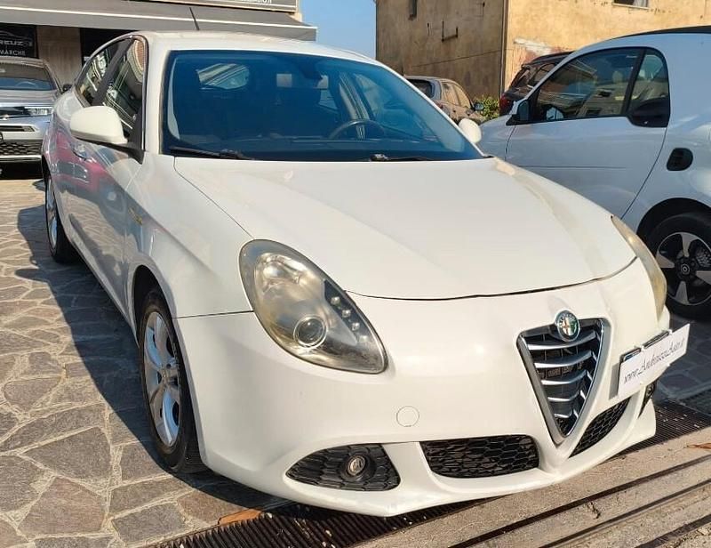 Usata Alfa Romeo Giulietta Progression 105 CV (77 kW) 2013 Bianco Utilitaria