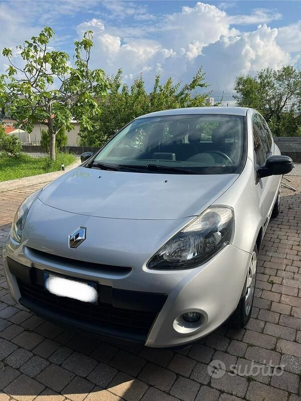 Usata Renault Clio II 48 CV (35 kW) 2011 Grigio Utilitaria