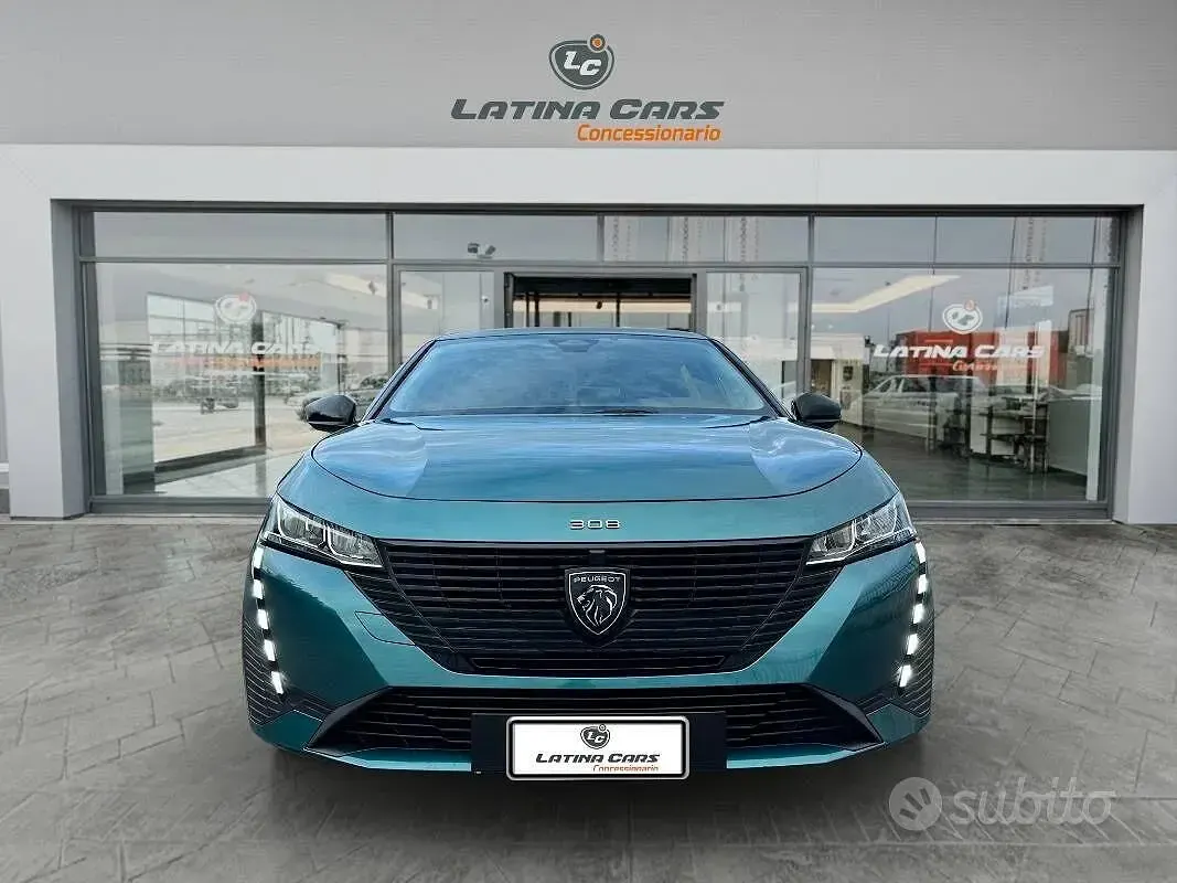 Usata Peugeot 308 SW Active 130 CV (95 kW) 2023 Verde Station wagon