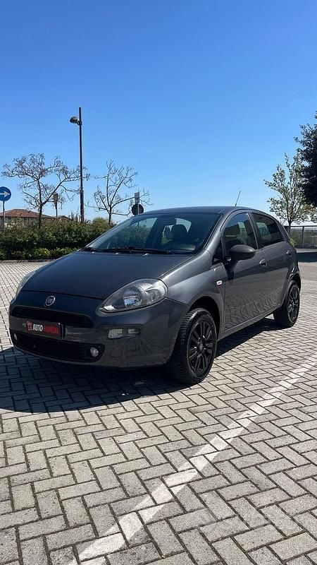 Usata Fiat Punto Pop 77 CV (56 kW) 2012 Grigio Utilitaria