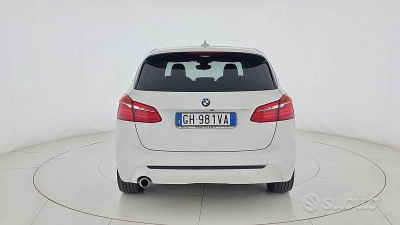 Usata BMW 225 Active Tourer iPerformance 224 CV (164 kW) 2018 Bianco Monovolume