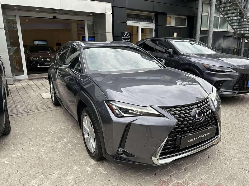 Usata Lexus UX 250h Executive Line 184 CV (135 kW) 2022 Grigio SUV
