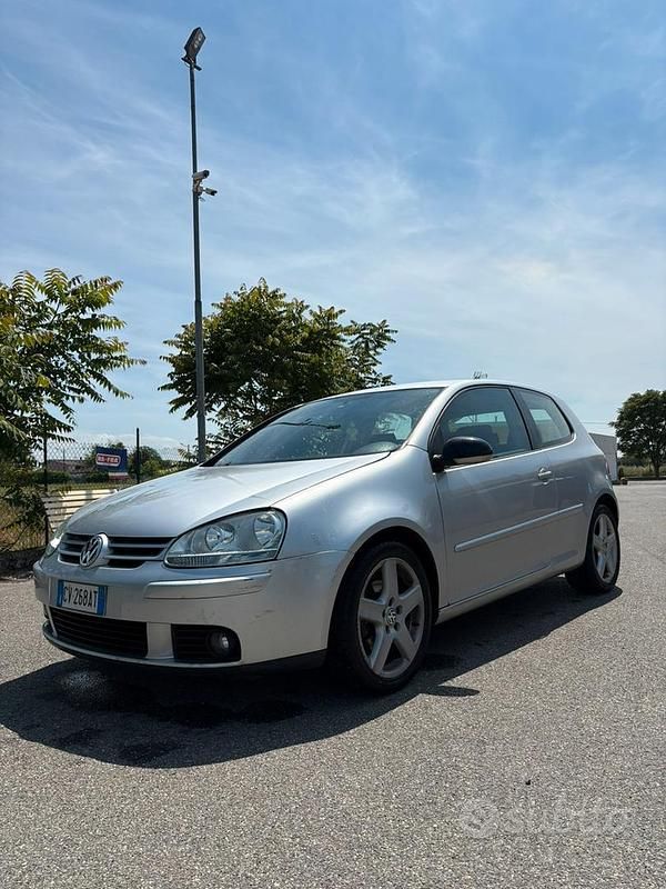 Usata VW Golf 2005 Grigio Coupé