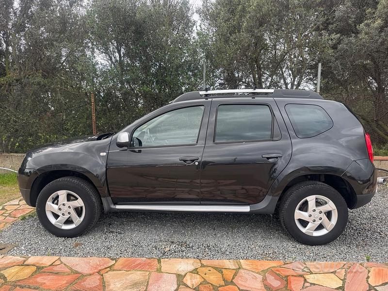 Usata Dacia Duster Lauréate 110 CV (80 kW) 2011 Nero SUV