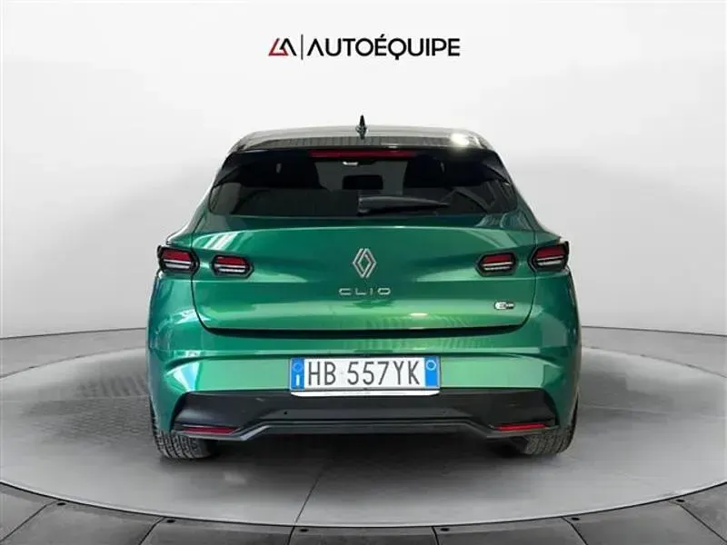 Nuova Renault Clio Techno 2025 Verde scuro Utilitaria