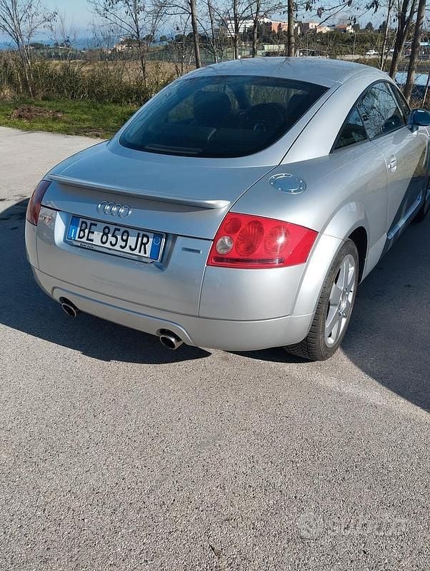 Usata Audi TT 225 CV (165 kW) 1999 Grigio Coupé