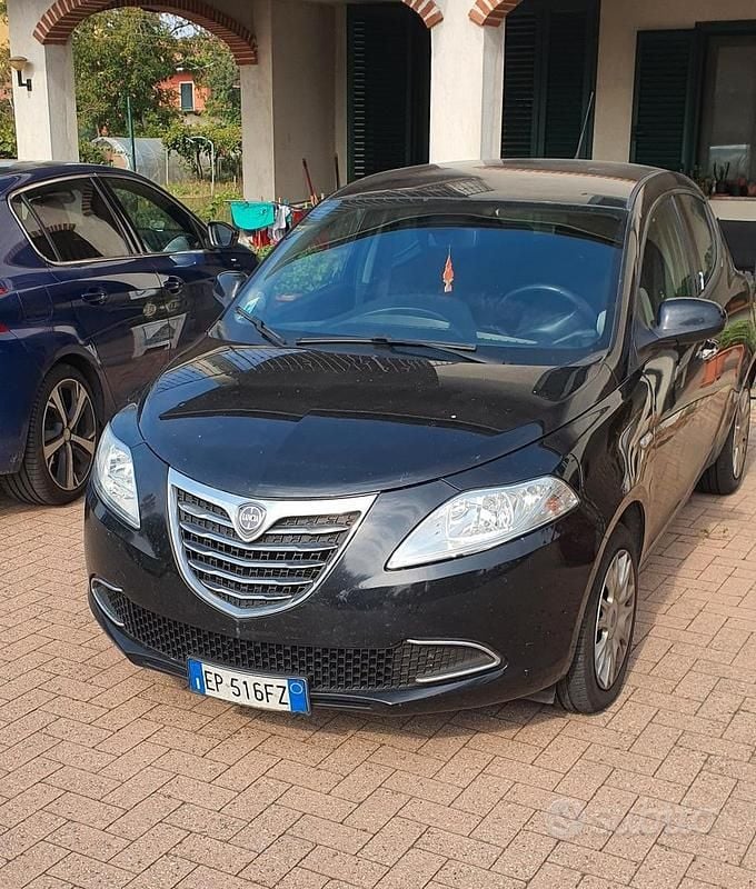 Usata Lancia Ypsilon 95 CV (69 kW) 2012 Nero Utilitaria