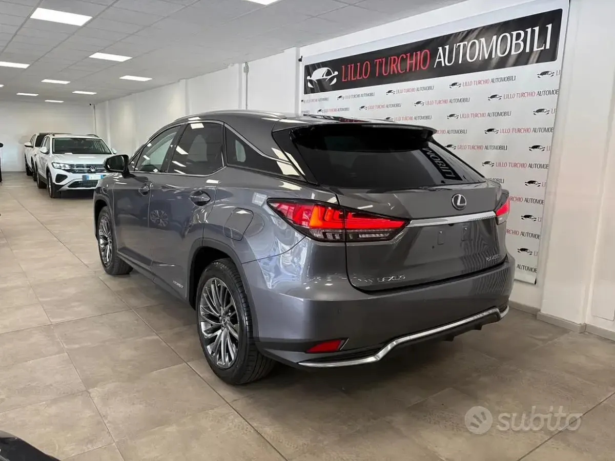Usata Lexus RX450h Luxury Line 262 CV (192 kW) 2021 Grigio scuro SUV