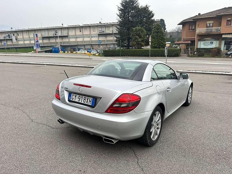 Usata Mercedes SLK200 184 CV (135 kW) 2010 Argento Cabrio