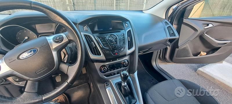 Usata Ford Focus Titanium 116 CV (85 kW) 2012 Grigio Berlina