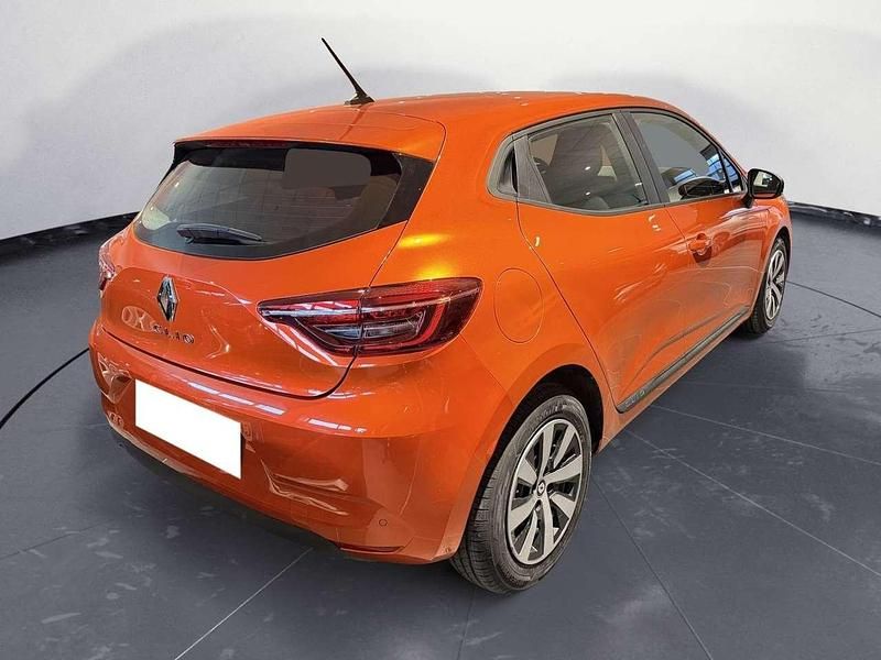 Usata Renault Clio V Equilibre 65 CV (47 kW) 2022 Arancione Utilitaria