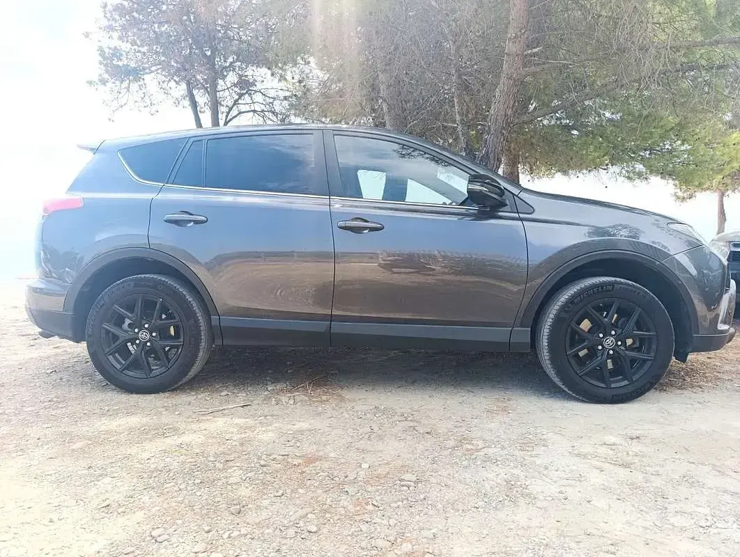 Usata Toyota RAV4 Hybrid 155 CV (114 kW) 2018 SUV