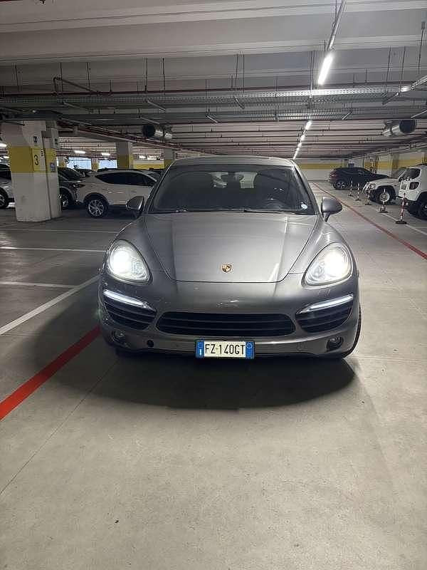 Usata 2010 Porsche Cayenne SUV | 17.000 € (Molto cara) - Immagine 1/4
