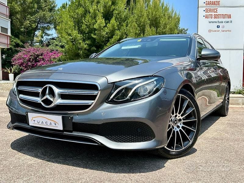 Usata Mercedes E220 Business 194 CV (142 kW) 2019 Grigio Station wagon