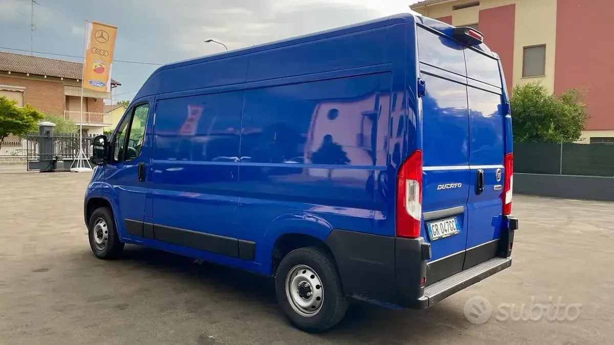 Usata Fiat Ducato 33 140 CV (102 kW) 2023 Bluazzurro Furgone