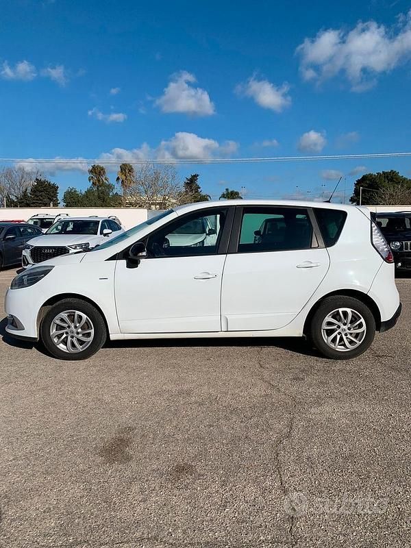 Usata Renault Scénic III Zen 110 CV (80 kW) 2016 Bianco Berlina